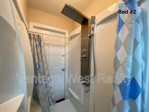 453-453 Morrison Ave in Kelowna, BC - Building Photo - Building Photo