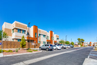 Wardelle Townhouses in Las Vegas, NV - Foto de edificio - Building Photo