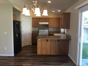 1638 W Apgar Creek Dr in Meridian, ID - Building Photo - Building Photo