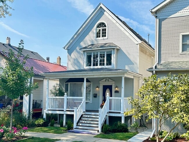 property at 4142 N Maplewood Ave