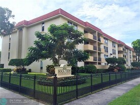 1000 Spanish River Rd in Boca Raton, FL - Building Photo