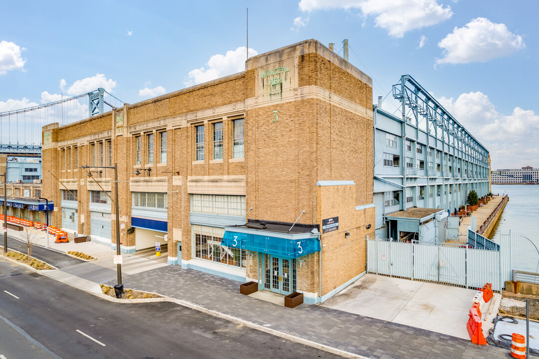 Pier 3 in Philadelphia, PA - Building Photo