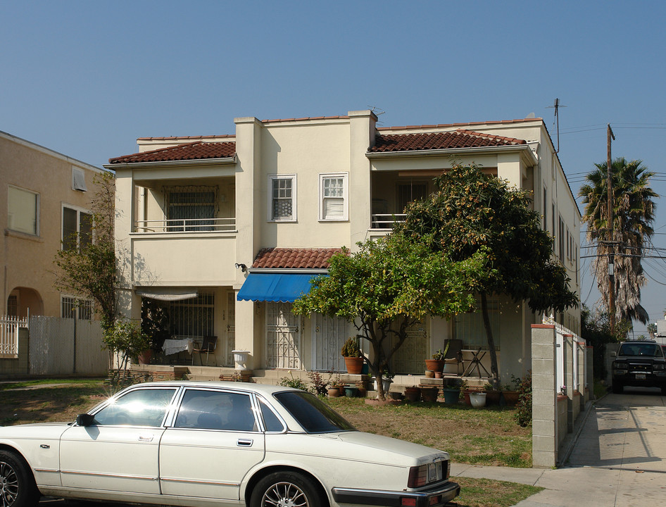 763 N Heliotrope Dr in Los Angeles, CA - Building Photo