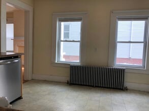282 Brackett Street, Unit 1 in Portland, ME - Building Photo - Building Photo