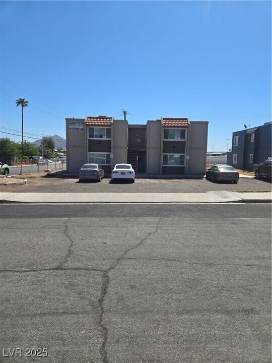 33 Gold Bar Ct in Las Vegas, NV - Foto de edificio