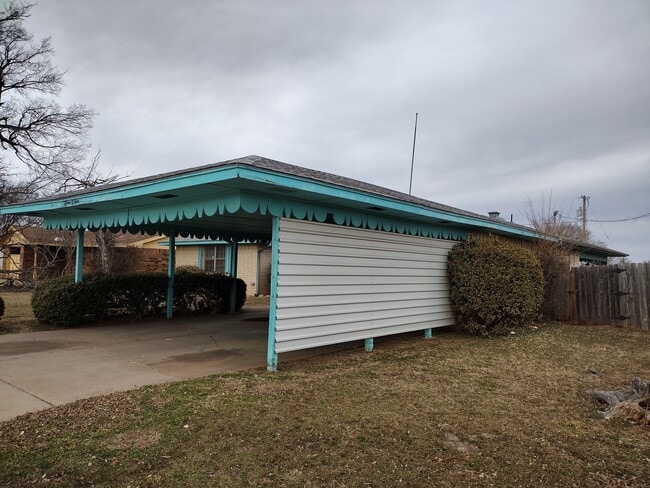 1501 SW Monroe Ave in Lawton, OK - Building Photo - Building Photo