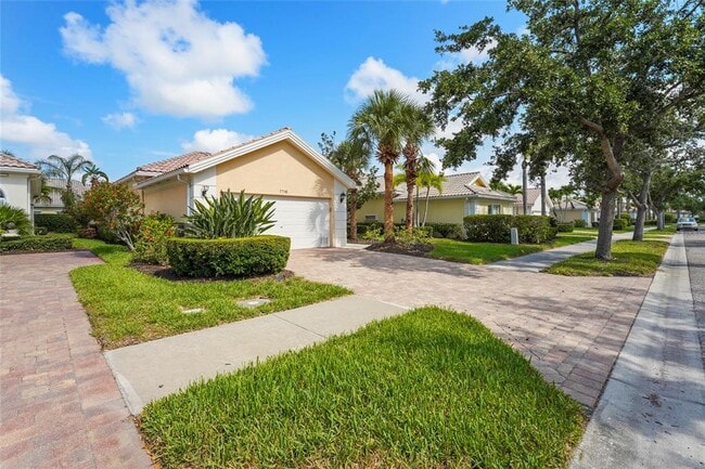 7716 Uliva Way in Sarasota, FL - Building Photo - Building Photo