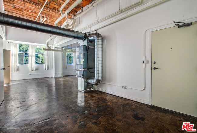 215 W 7th St in Los Angeles, CA - Building Photo - Building Photo