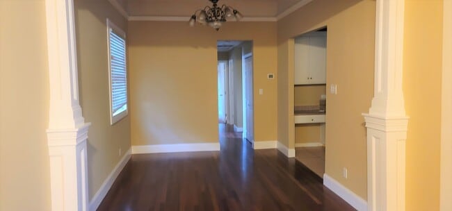325 Berkeley Ave in Roseville, CA - Building Photo - Building Photo