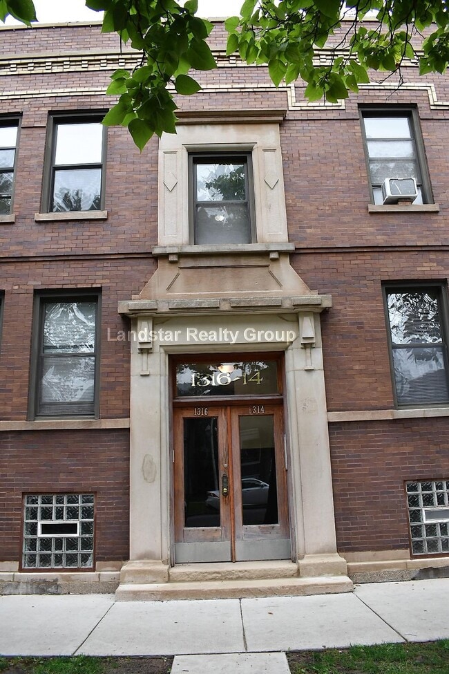 1316 W Waveland Ave, Unit 2