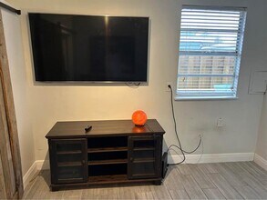 230 SW 15th St in Fort Lauderdale, FL - Building Photo - Building Photo