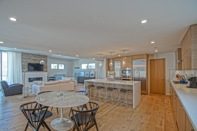 property at 610 Boundary Pl