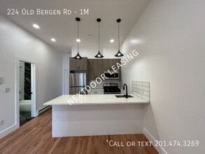 224 Old Bergen Rd in Jersey City, NJ - Building Photo - Building Photo