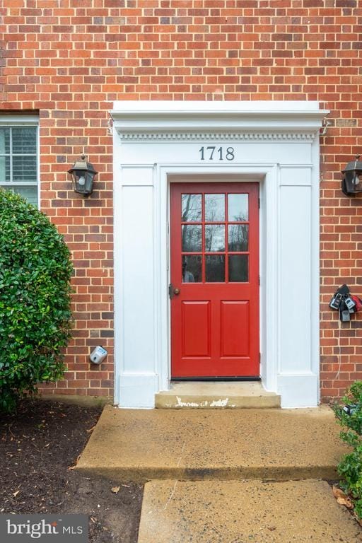 property at 1718 W Abingdon Dr