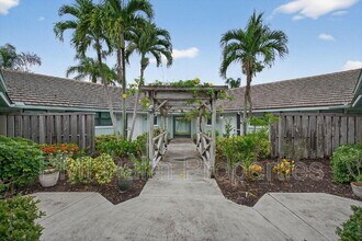 1127 E Seminole Ave in Jupiter, FL - Building Photo - Building Photo