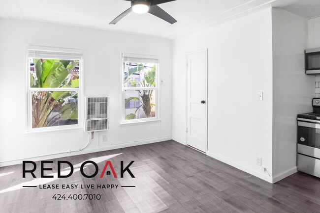 property at 851 S Kenmore Ave