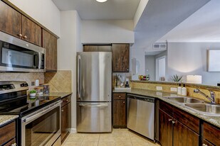 The Fuse at Park Row in Houston, TX - Building Photo