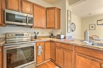 542 Upper Deer Valley Rd in Tannersville, PA - Building Photo - Building Photo