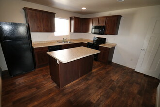 209 N 680 E in Vineyard, UT - Building Photo - Building Photo