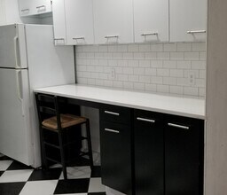 45 Elm St, Unit Garden level in Albany, NY - Building Photo - Building Photo