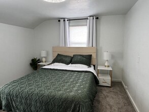 735 N 6th Ave in Sturgeon Bay, WI - Building Photo - Building Photo