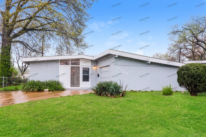 8421 Alder Ave in Berkeley, MO - Building Photo