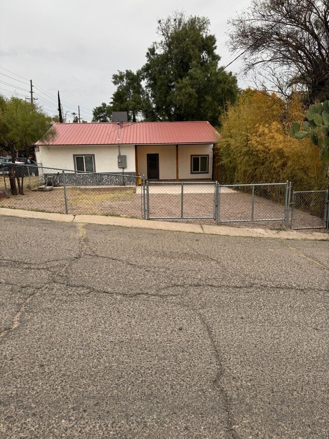 382 W Quarry St in Nogales, AZ - Building Photo - Building Photo