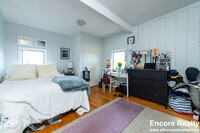 5 Munroe St, Unit 2 in Somerville, MA - Foto de edificio - Building Photo