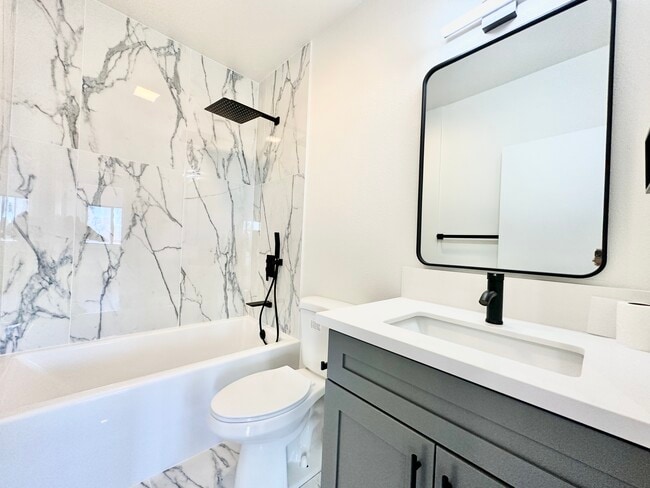 1541 Ocean Ave in Santa Monica, CA - Building Photo - Building Photo