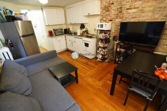 72 Revere St in Boston, MA - Foto de edificio - Building Photo