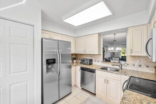 7321 Amberly Ln in Delray Beach, FL - Building Photo