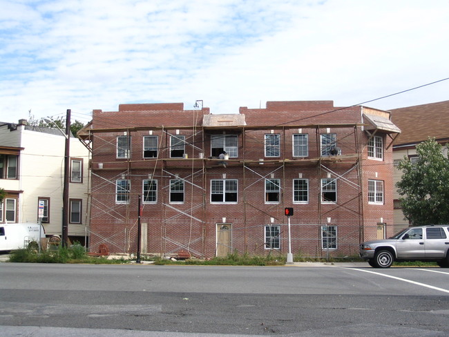 1884 John F Kennedy Blvd in Jersey City, NJ - Building Photo - Building Photo