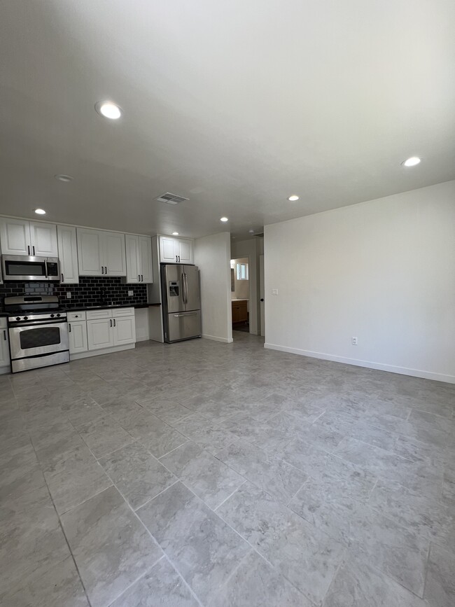 12921 Norris Ave in Sylmar, CA - Building Photo - Building Photo