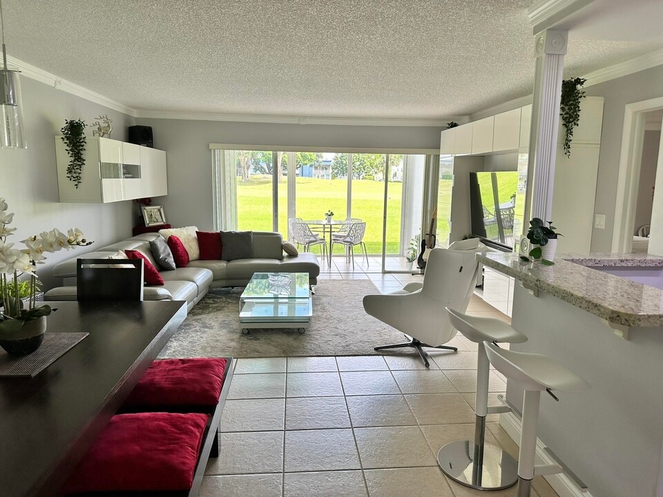 9 Piedmont A in Delray Beach, FL - Building Photo