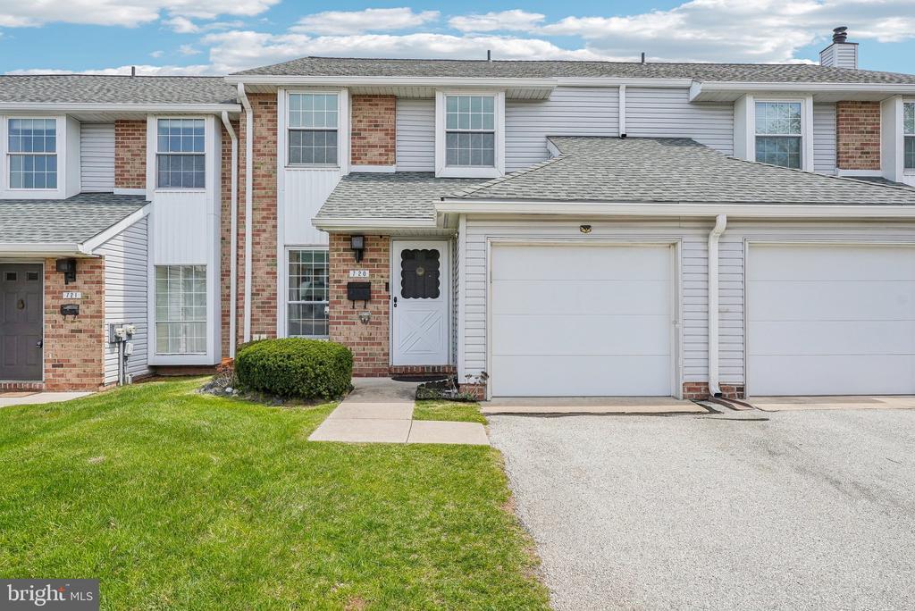 720 Springhouse Ct in Lansdale, PA - Building Photo