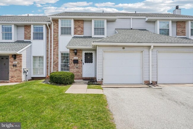 property at 720 Springhouse Ct