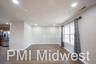 18058 Cristin Way in Noblesville, IN - Foto de edificio - Building Photo