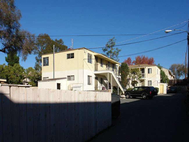 4761 Jessie Ave in La Mesa, CA - Foto de edificio - Building Photo