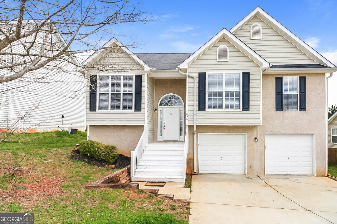 4836 Buchli Ln in Stonecrest, GA - Building Photo