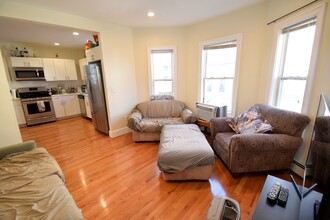 9 Winter Hill Rd, Unit 1 in Medford, MA - Building Photo - Building Photo