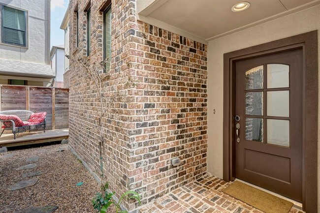 2410 Langston St in Houston, TX - Building Photo - Building Photo
