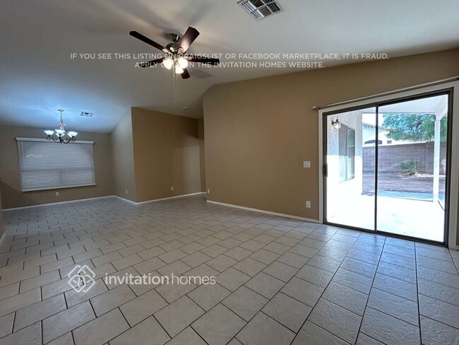 16002 W Latham St in Goodyear, AZ - Building Photo - Building Photo