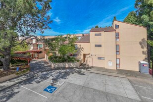 Canyon Oaks in Hayward, CA - Building Photo