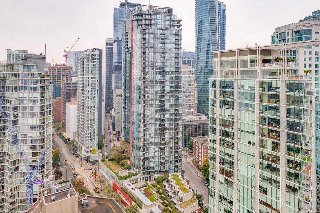 The Ritz in Vancouver, BC - Building Photo