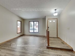 1370 Willow Creek Ln in Shoreview, MN - Building Photo - Building Photo