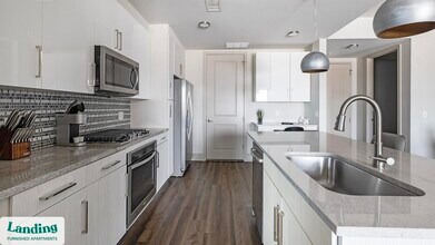 1414 Wood Hollow Dr in Houston, TX - Foto de edificio - Building Photo