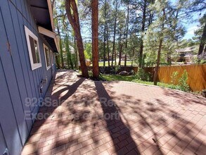1080 W Lava Ln in Flagstaff, AZ - Foto de edificio - Building Photo