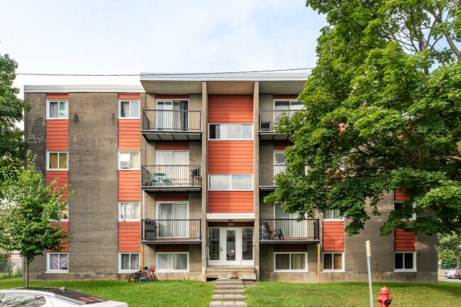 555 Claude-Martin Av in Québec, QC - Building Photo - Building Photo