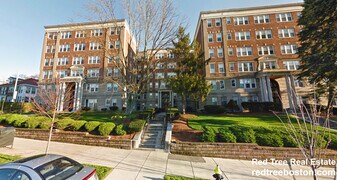1820 Commonwealth Ave, Unit 15 in Boston, MA - Building Photo