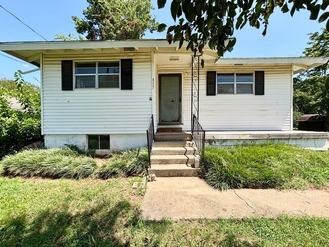 property at 415 N Forest St